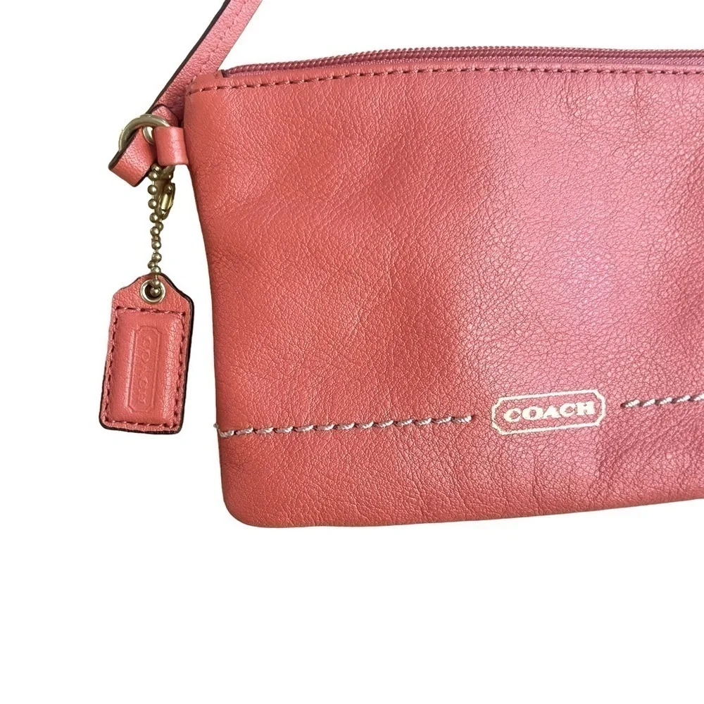 Coach Wristlet, Pink‎ Pebbled Leather, EUC